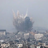 イスラエル全土に大規模なロケット攻撃が行われた模様。ハマスかヒズボラかは不明