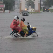 タイ王国76県のうち48県に大雨警報。各地で洪水が発生中
