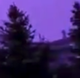 米インディアナ州で「大気が紫色に染まる」。理由は不明