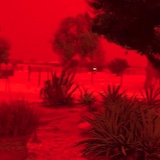 西オーストラリアで砂嵐の影響で風景が真っ赤に